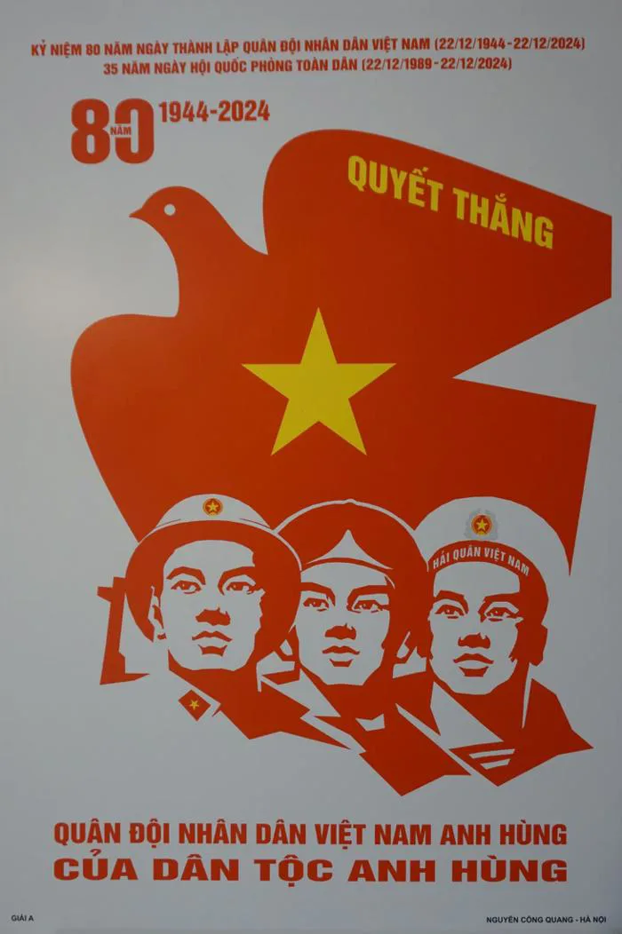 Bé 10 tuổi thi vẽ tranh cổ động kỷ niệm 80 năm thành lập Quân đội nhân dân  - Tuổi Trẻ Online