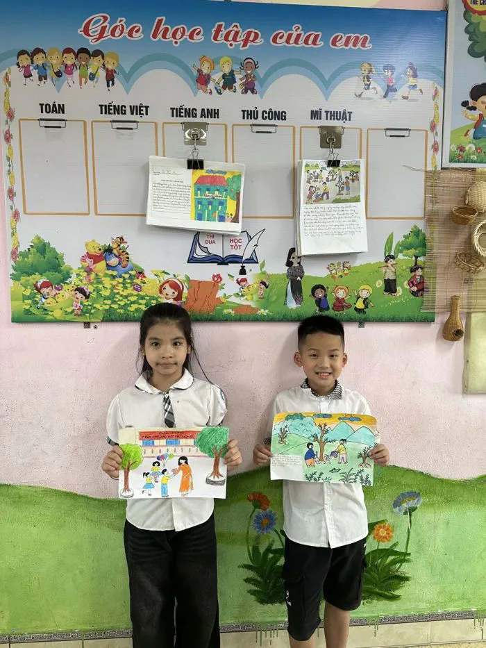 Tổ chức trưng bày sản phẩm học tập của học sinh ở góc học tập lớp 2G