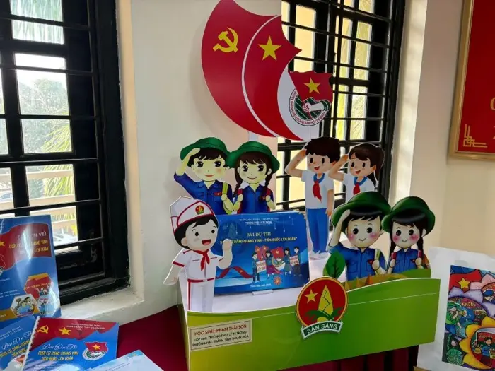 Tiến bước lên Đoàn - Trách nhiệm của tuổi trẻ với đất nước”