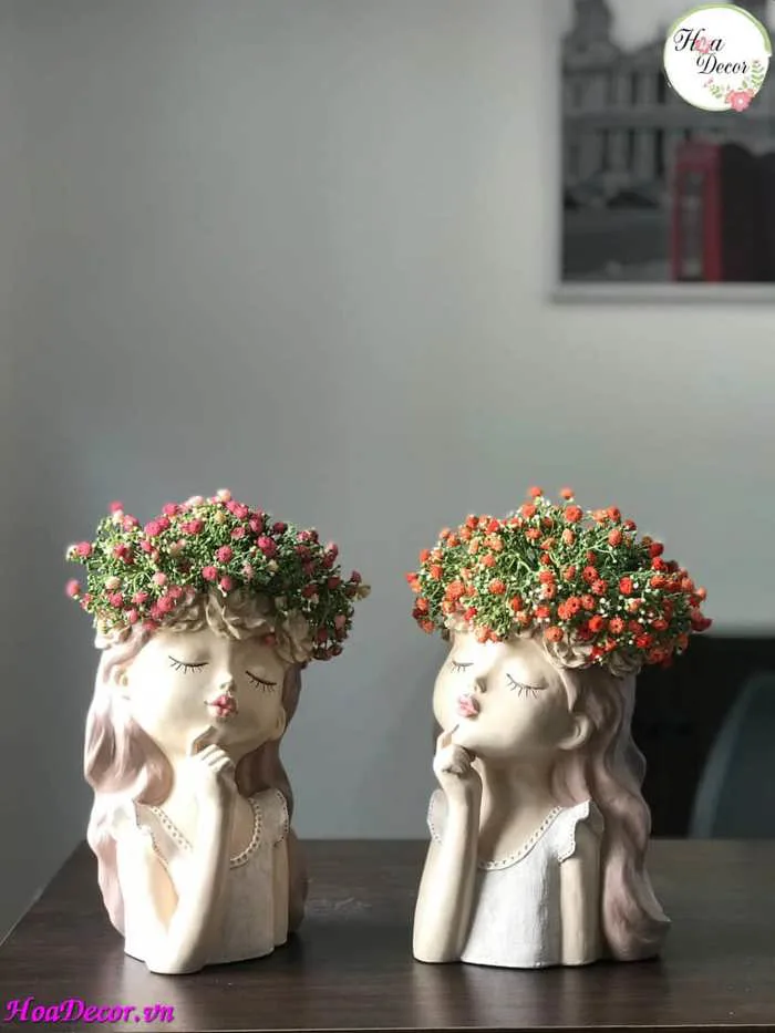 Bình Hoa Hình Cô Gái Chống Cằm – Hoa Decor