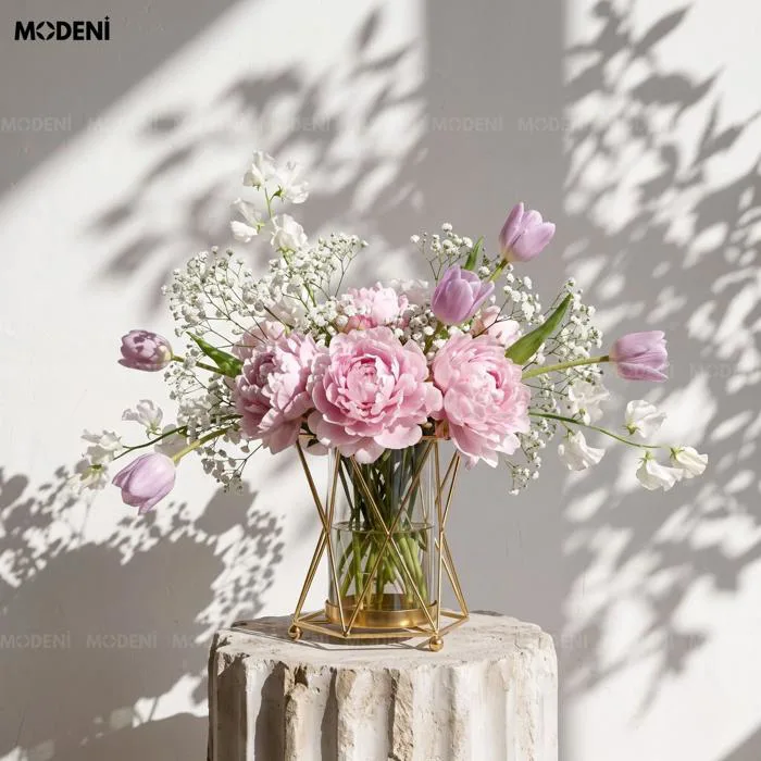Lọ Hoa Swirling Light – Bình hoa thủy tinh decor hiện đại – Khung kim loại  mạ vàng sang trọng – Kích thước 18x15cm, phù hợp bàn tiệc hoặc phòng khách