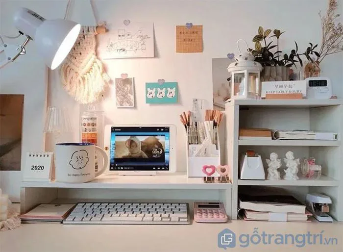 Hướng dẫn chi tiết cách sắp xếp bàn học gọn gàng và hiệu quả