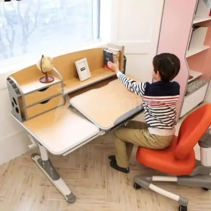 Bật mí 5 cách sắp xếp bàn học đơn giản và gọn gàng