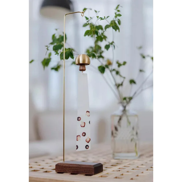 Chuông gió để bàn hình nấm gỗ óc chó, đồng