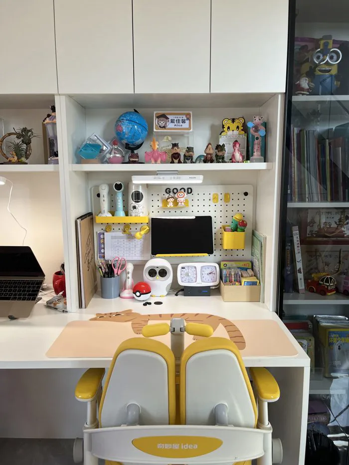 Trang trí góc học tập cho bé với bảng lỗ Pegboard Dola Home