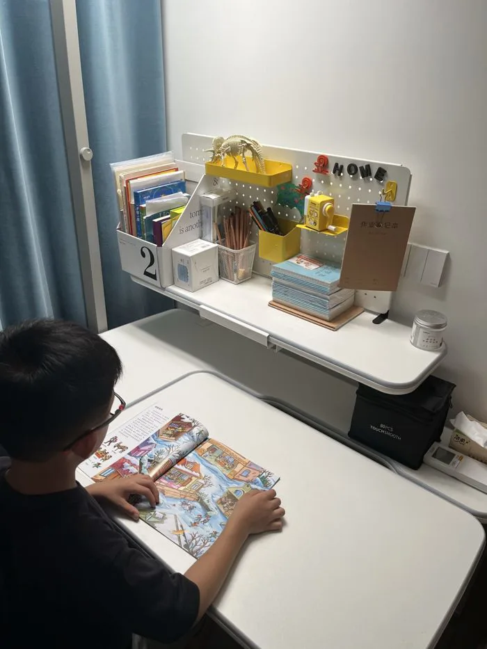 Trang trí góc học tập cho bé với bảng lỗ Pegboard Dola Home