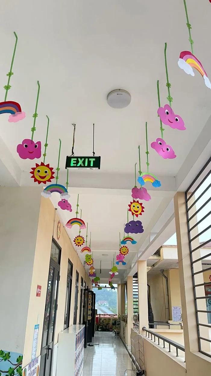 Dây treo hành lang lớp học