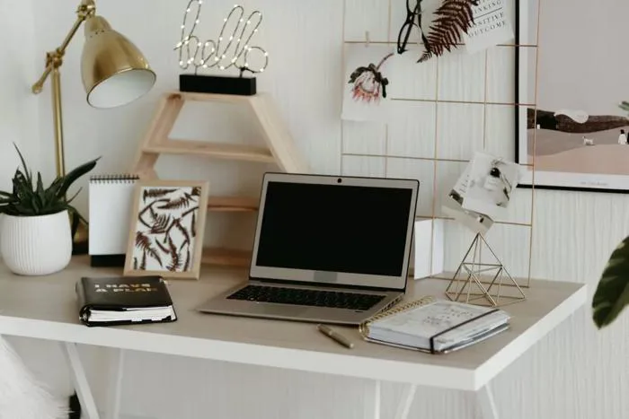 Bật Mí 10 Cách Decor Bàn Học Kiểu Hàn Quốc Siêu Xinh, Dễ Thực Hiện