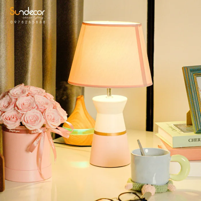 Đèn bàn Decor Thân Gốm Sứ Màu Hồng - SP005965