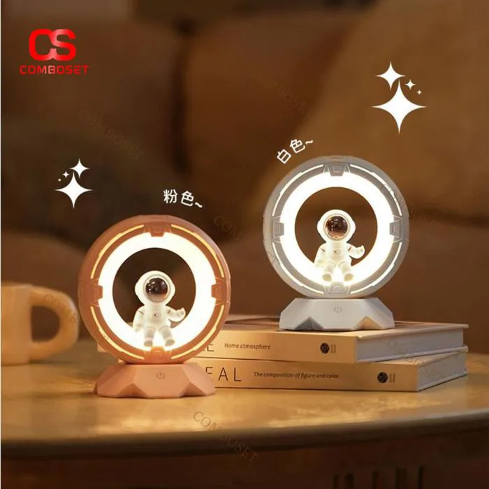 Đèn Ngủ Phi Hành Gia Trong Vòng Tròn Nhựa Cao Cấp 3
