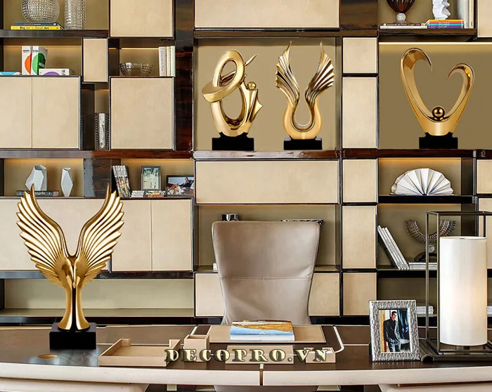 Đồ Decor Đại Bàng Gốm Sứ Mạ Vàng – Quà Tặng Sếp, Đối Tác Cao Cấp