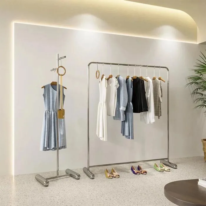Thiết kế shop quần áo nữ: 50+ mẫu đẹp, nhỏ, đơn giản & tiết kiệm 2026 • Sưa  Interior