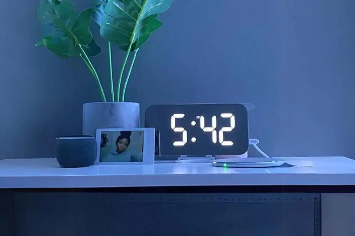 Top 20 Mẫu đồng Hồ để Bàn Làm Việc Phổ Biến Cho Dân Công Sở