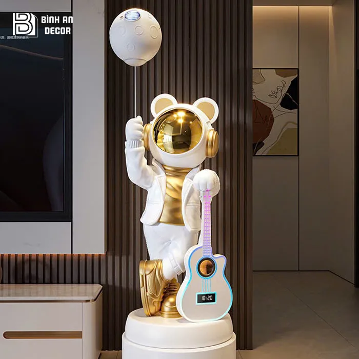 Tượng Gấu Phi Hành Gia Cầm Đàn Guitar Decor Phòng Khách