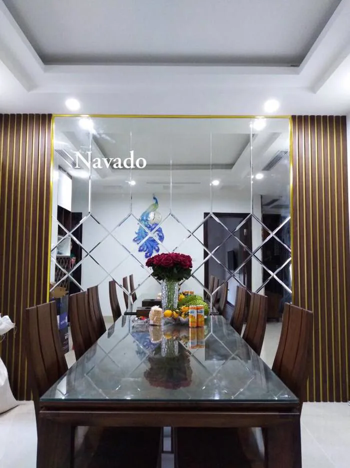 Gương bỉ design ghép ô trang trí phòng ăn Navado