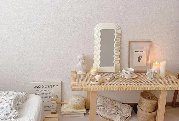 GƯƠNG LƯỢN SÓNG MINI ĐỂ BÀN ULTRAFRAGOLA - MÀU TRẮNG - Full House Home Décor