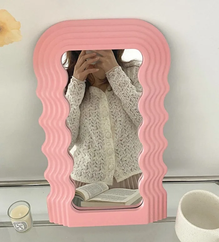 GƯƠNG LƯỢN SÓNG MINI ĐỂ BÀN ULTRAFRAGOLA - MÀU HỒNG - Full House Home Décor