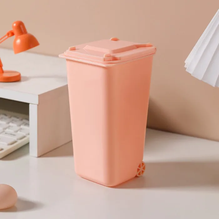 Thùng Rác Mini Để Bàn Học Văn Phòng Kiểu Dáng Công Cộng (tặng stiker)