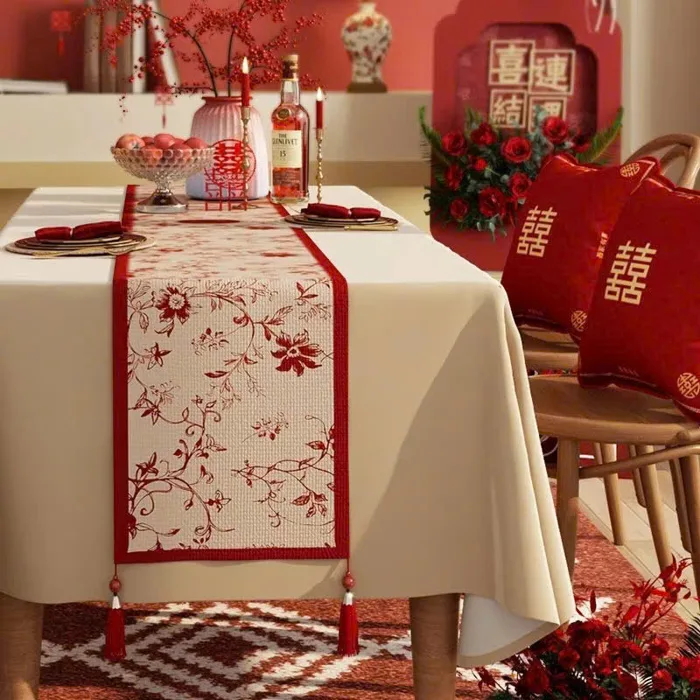 Khăn Trải Giữa Bàn Table Runner Màu Trắng Viền Đỏ Hoạ Tiết Hoa Lá 280cm