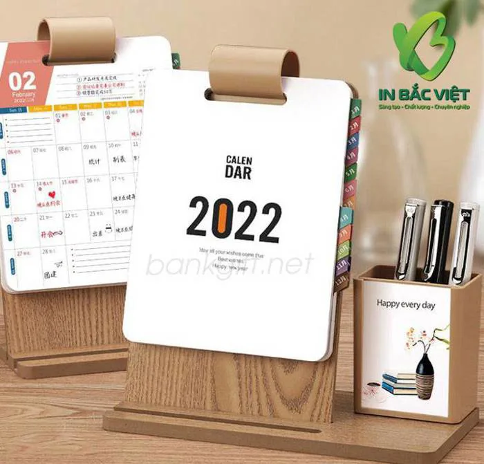 29+ MẪU LỊCH ĐỂ BÀN ĐẾ GỖ ĐẸP, ĐỘC ĐÁO