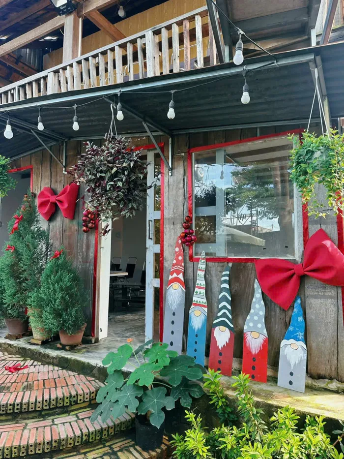 Gợi ý Top 20 phụ kiện trang trí noel quán cafe HOT nhất