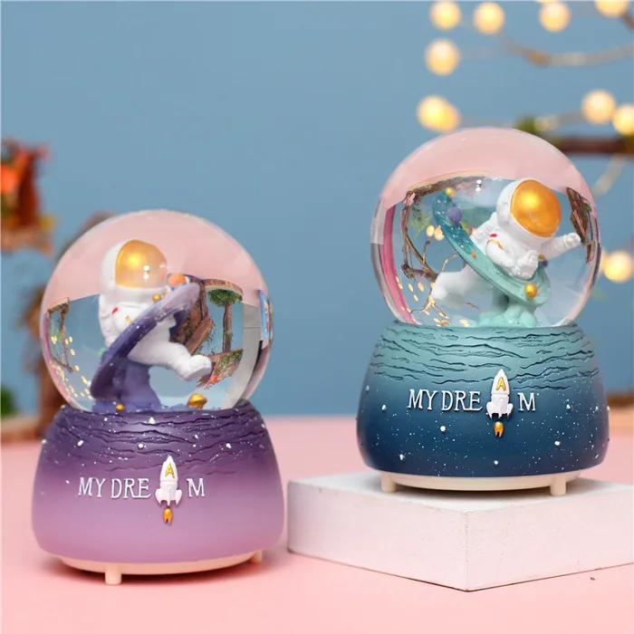 Quả cầu tuyết phi hành gia - quà tặng, quà lưu niệm dễ thương có nhạc và  đèn Phuong decor | Shopee Việt Nam