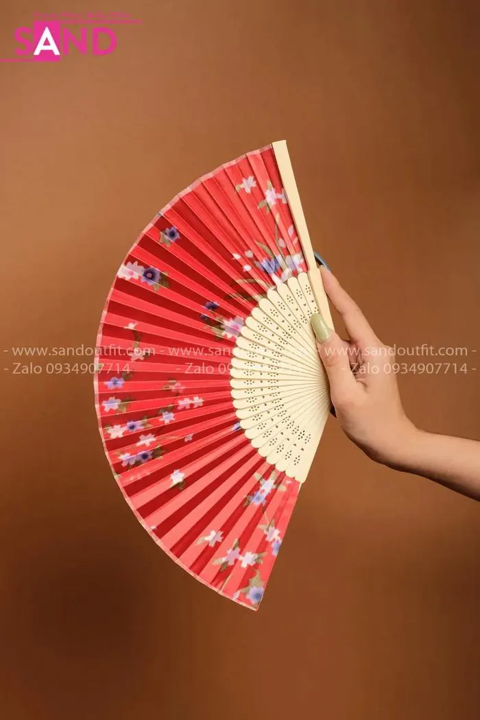 Quạt Giấy Đỏ – Sand Outfit